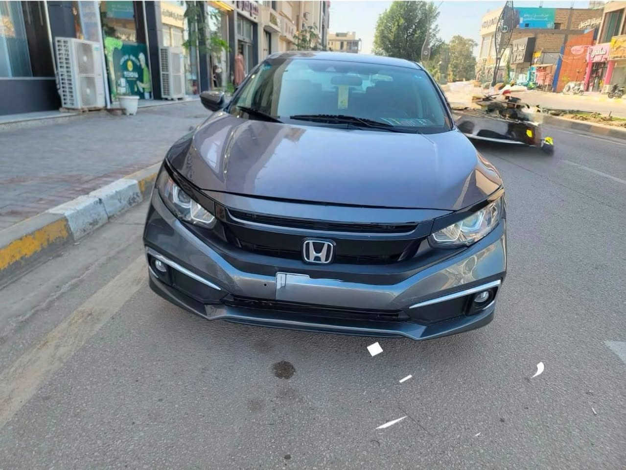 السلام عليكم
اكورد ٢١ امريكي
 سونار مرفق
محرك ٢٠٠٠ سبورت
رقم بغداد
السعر ١٢٥ وبيها مجال 
العنوان بغداد أبي غريب الخط السريع *********** ***********

