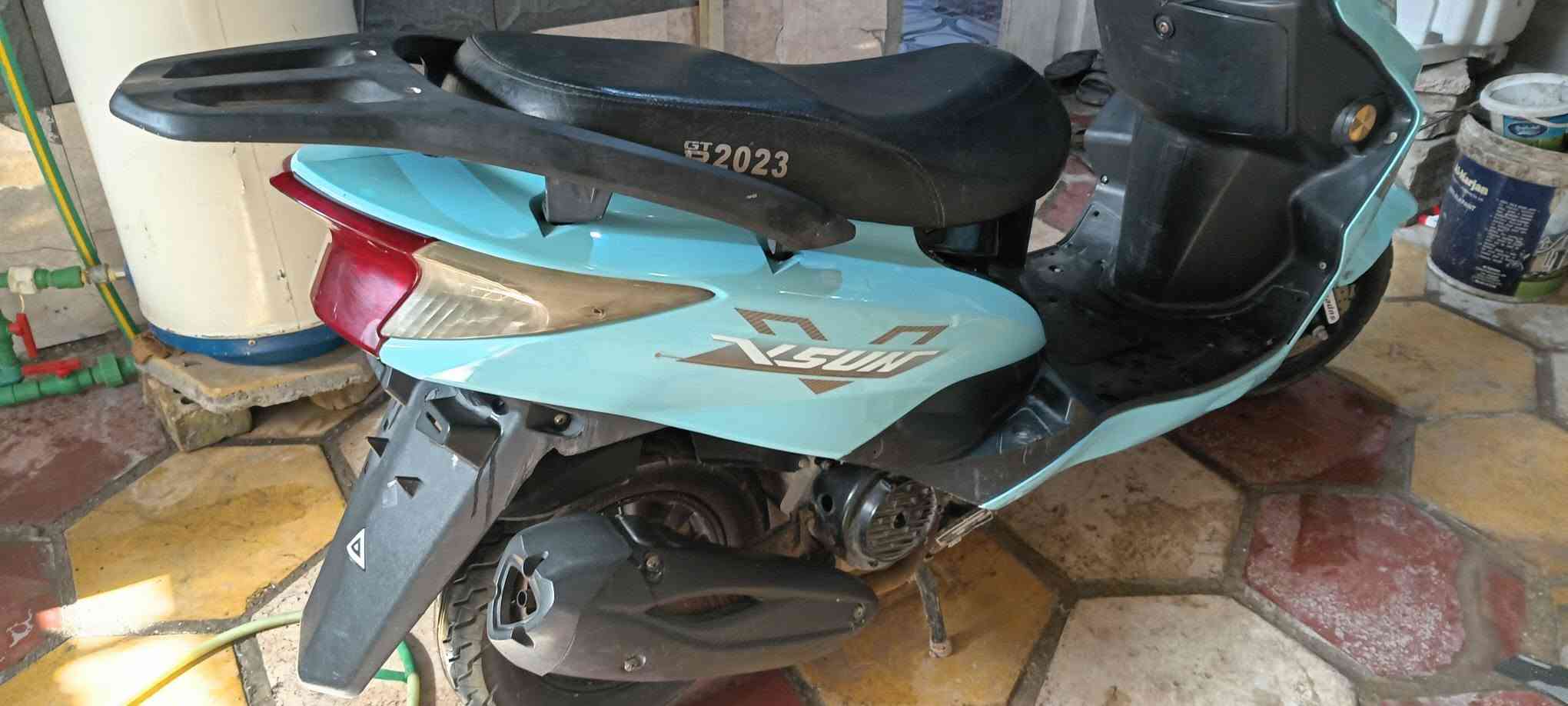 سلام عليكم دراجه سكنس صيني بلاديه مامفتوحه نضيفه وكلشي شغال بيه السعر 650 وبيه مجال للستفسار ***********
