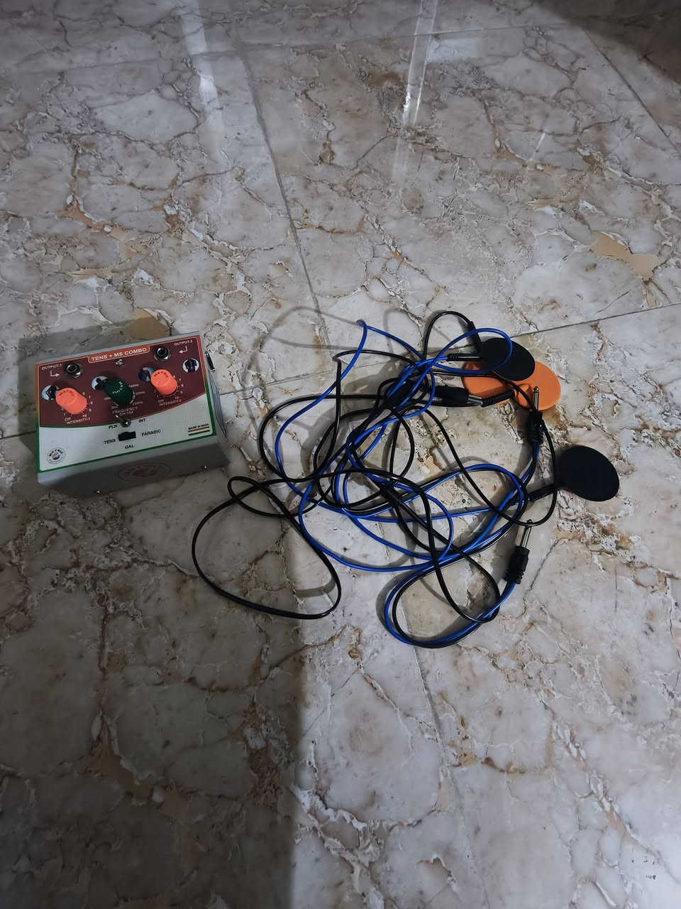 سلام عليكم عندي هاذا جهاز مال عضلات للبيع سعره 100الف بعده جديد اخذته من الصيدليه مستخدم فقط مرتين شراي يتصل عليه *********** أو وتساب
