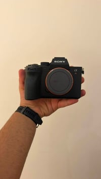 📸 للبيع Sony A7R IV كاميرا بحالة ممتازة ونظافه 100‎%‎ ، ومستخدمة استخد...