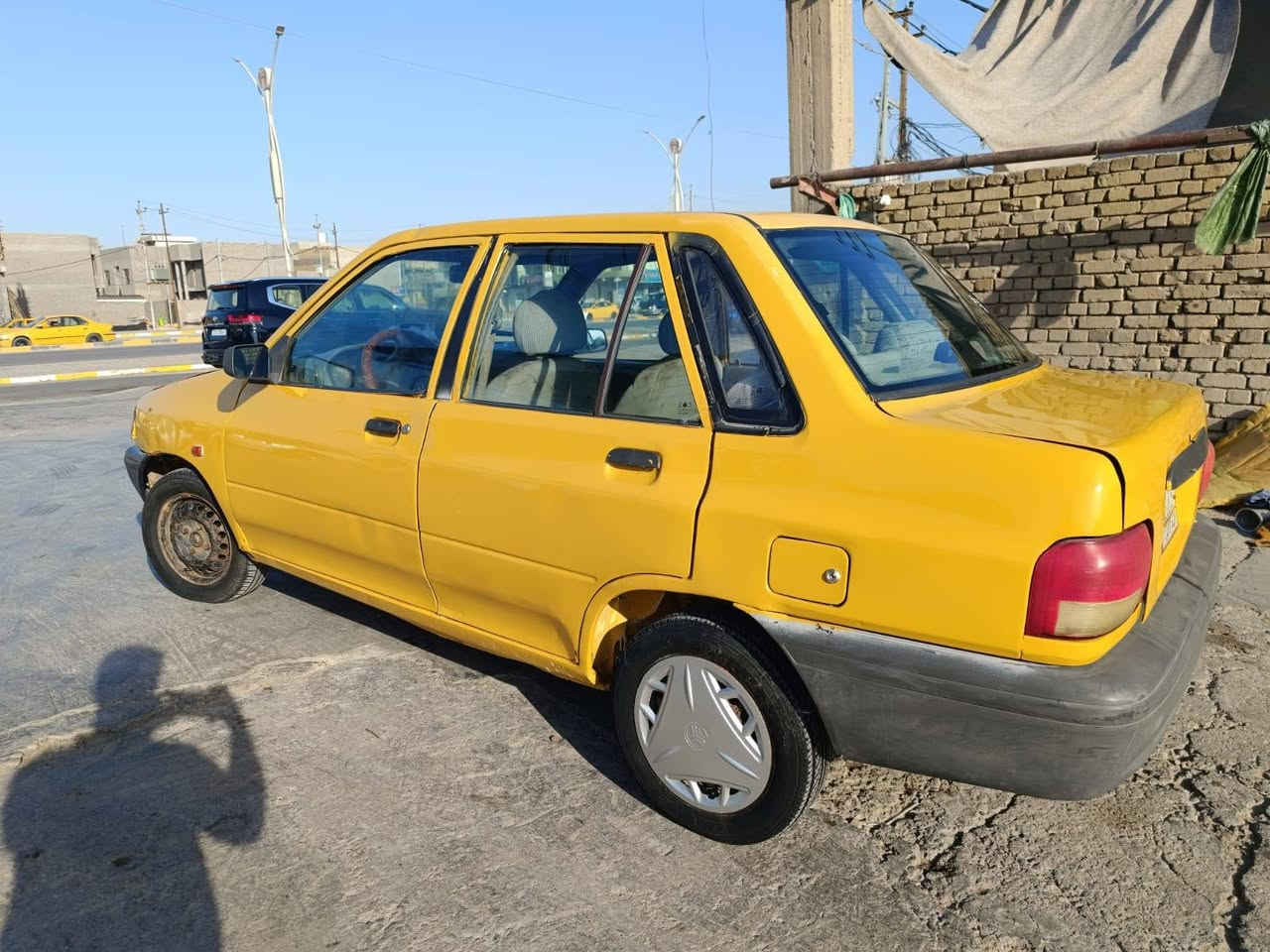 سايبة موديل 12 مكينة وكير وداينمو كيا برايد مكفولات  تايرات اماميات جدد حدادية منظومة تبريد جديدة عوزهة بوابات جامة امامية جديدة دواخلهة نضيفة مثل ما تشوف مصبوغة عام  خياسات ما بيهة كهربائيات كلها شغالة ما بيهة كل نقص عبوة فيت بم جديدة مصارلها يومين وادامة كاملة كلشي ما عايزهة ما عليهة غرامات عليهة هيئة 550 سنويتهة ساقطة ب24  وراعيهة موجود شراي تصال عل رقم ***********
