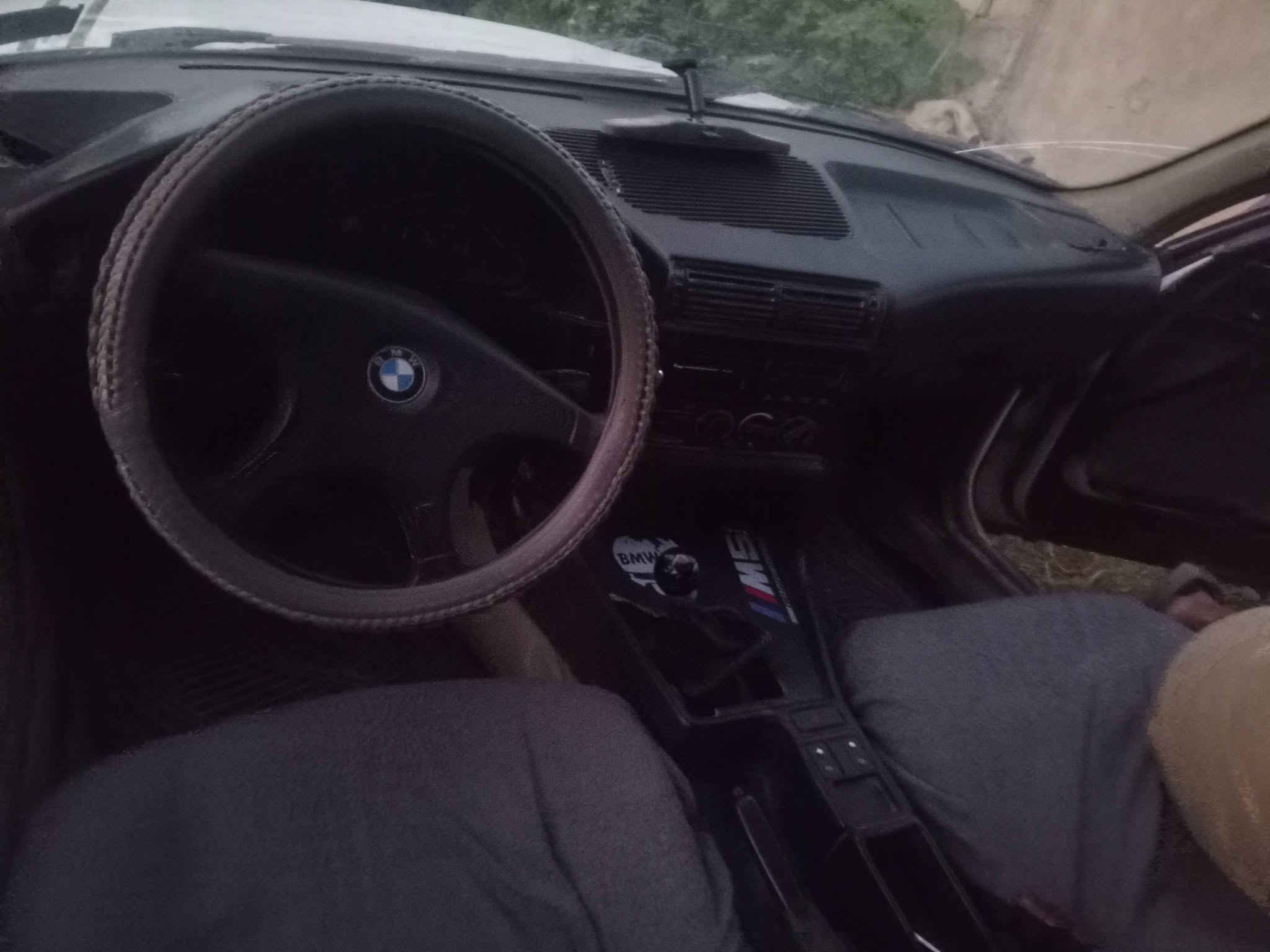 سلام عليكم 
بي ام دبليو 
موديل 91
كير عادي جديد 
محرك مسكر جديد 
سياره بلاديه بدون صبق
رقم أنبار ألماني 
تحويل ثاني يوم 
ومكاني صلاح الدين 
والسعر 28وبيه مجال قليل 
وهاذا رقمي للتواصل 
***********
