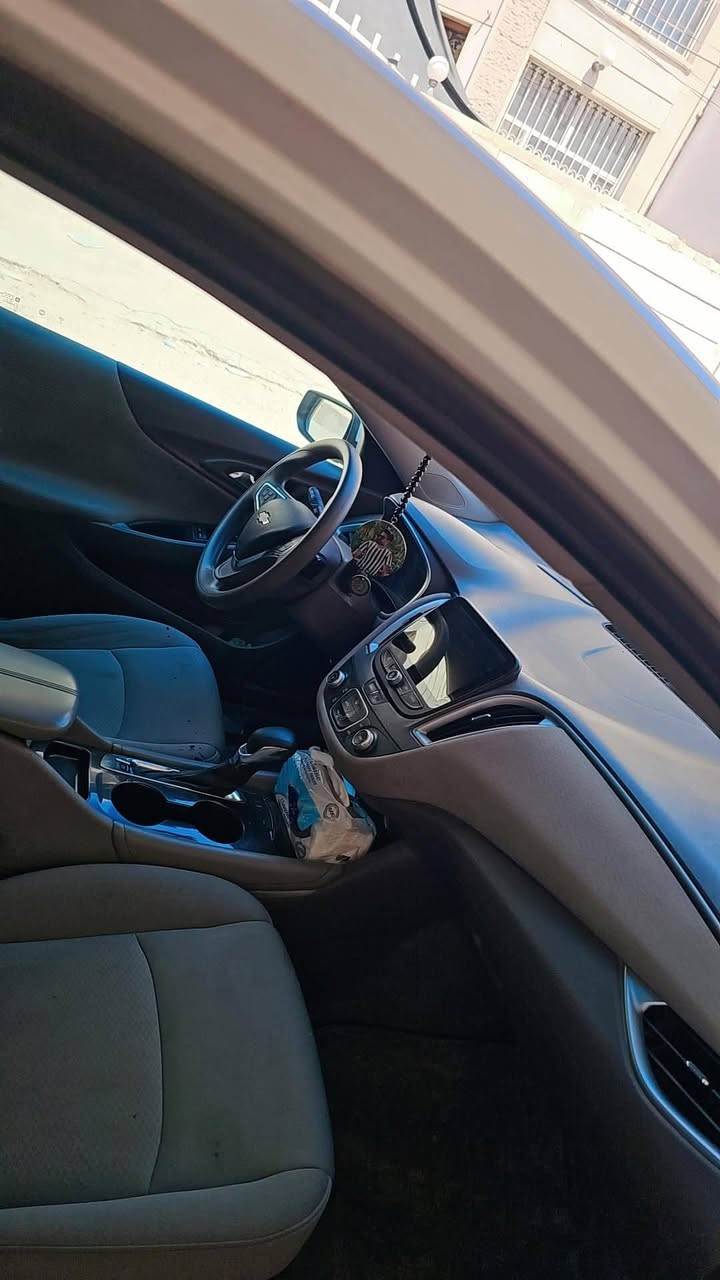 السلام عليكم
2024 CHEVROLET MALIBU, LS
الفئة : LS
تاخذ سياره اغير نضرتك على الماليبو حماوه ثابته تبريد بدون تبريد تكبس او متكبس وكله محسن ومكاسر ابد ماخلي عادي حادثه جانبي ادامه للكير كامله فلاتر ودهن  قبل فتره  سويته
عداد المسافة : 84 كيلو 
الحادث :كما موضح بالصور
حجم المحرك 4سلندر
اللون : ابيض
شاشة كبيرة 
سايد بريك بصمه
كار بلي اندرويد اوتو لاسلكي
تشغيل عن بعد
منضومه زنون عالي وناصي اصلي
رادار تحديد مسار ونقطة عمياء
حساسات خلفيه 
العنوان  حله شارع 60 
***********
معروضه 120

