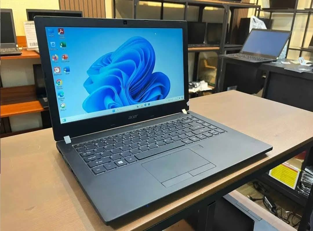 ايسر ترفل ميت • i7 الجيل الثامن • SSD 256G