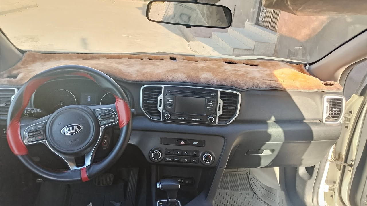 السلام عليكم 
كيه سبورتج 

موديل 2019

وارد امريكي 

ضربه: باب السياق 

ماشيه 50.000

 محرك 2400 
سنويه مثنى باسمي  2031
سياره على وضع الشركه 

الاستفسار والسعر على رقم ***********

