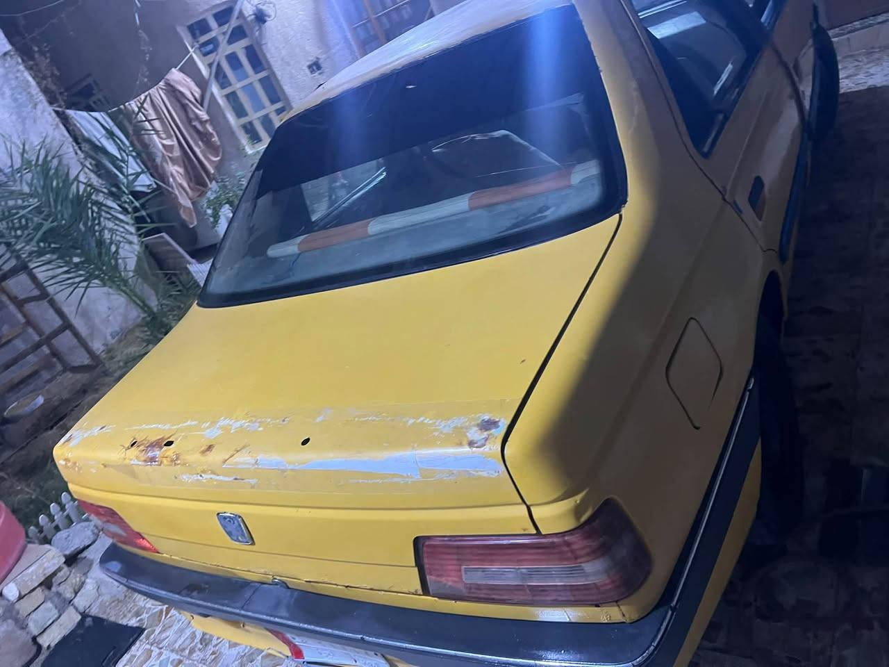 بيجو 405
مديل 14
سياره ماعليها غرامات هيئه شكد عليها من السعر يطيح سياره حلوه حداديه مكينه كير تبريد مابيها  مال ع باب الله سعرها 23
رقم***********
