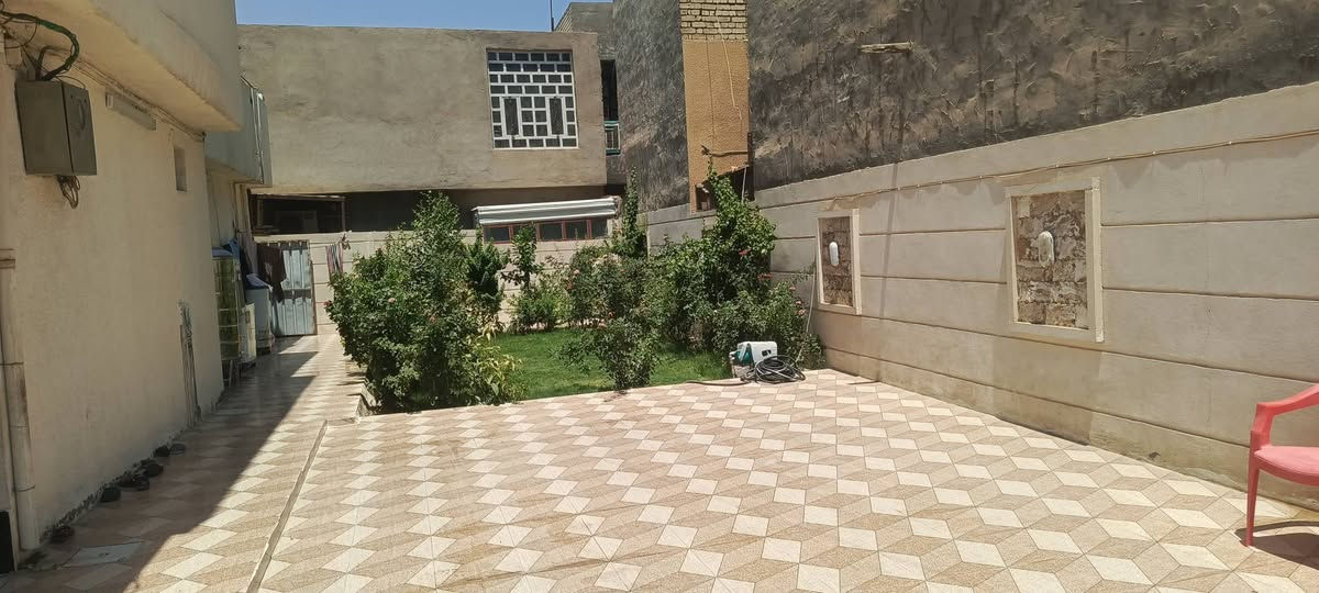 شارع البلدية • ٣٠٠م • عيادة مكتب