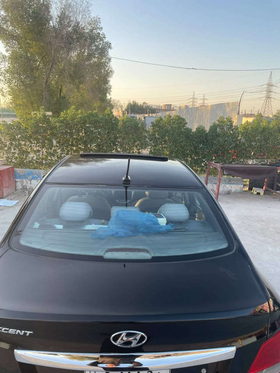 تحيه طيبه اخوان السلام عليكم هونداي اكسنت موديل 2017 وارد امريكي بيها ثلاث قطع صبغ بنيد وجاملغ وجاملغ خلفي بدون داخل السياره جديده وجاهزة فول مواصفات تبريد حداديه مكينه كله مكفول بيع بدون مراوس السعر 79 وتواصل فقط واتساب *********** مكاني نجف كوفه
