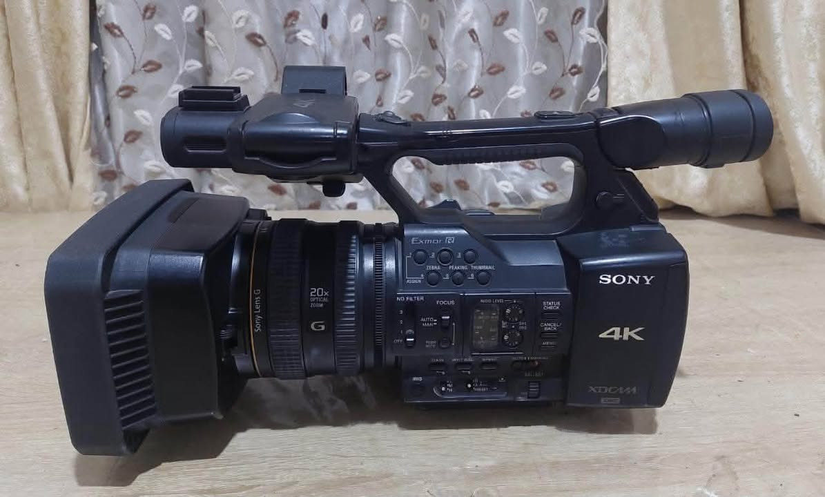 سوني PXW-Z100 • 4K • زوم 20X