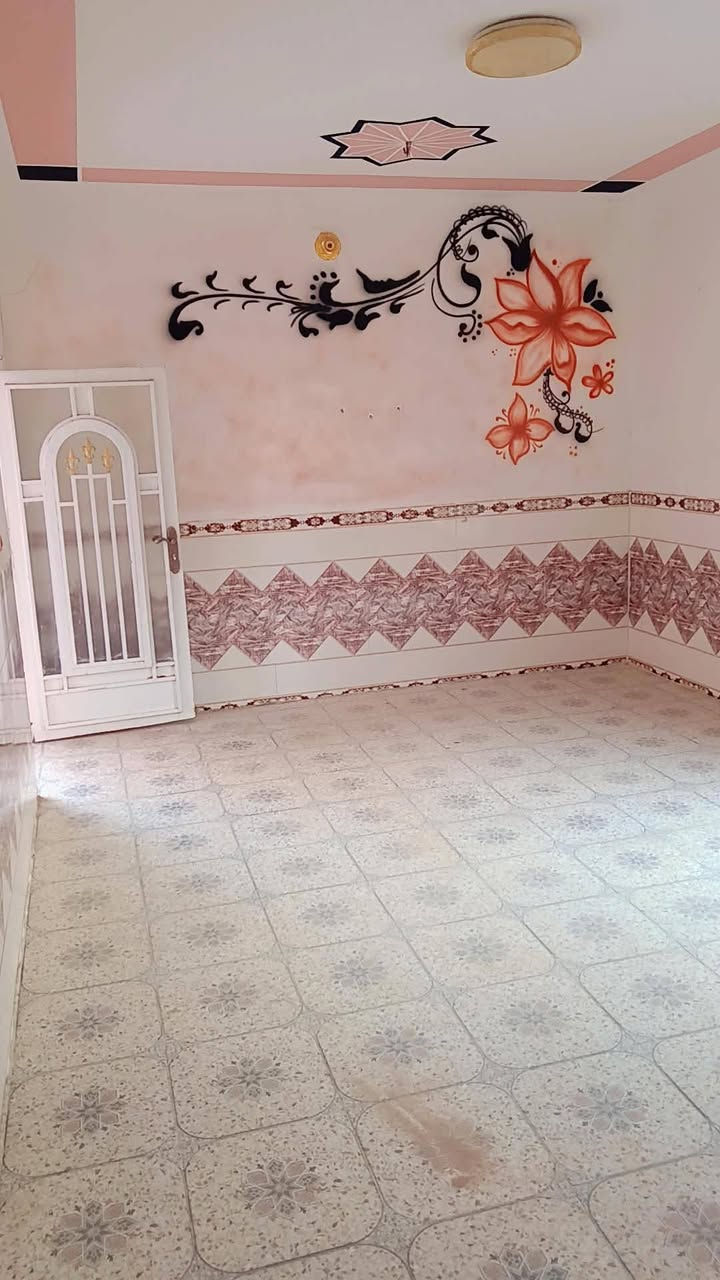 ٢٧٥م • حديقة ٧٥م • ٢ غرف