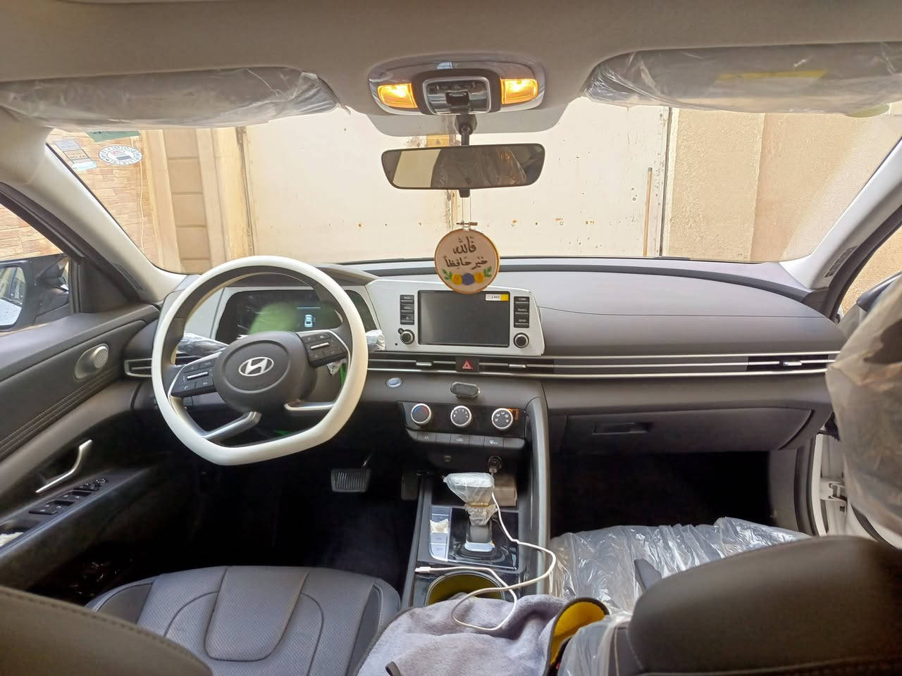 هيونداي النترا (2025) 🤍🔥
🚗 مكفولة كفالة عامة

— تجميع صيني  🇰🇼/ فول مواصفات✅ ،(ماشيه 30 الف فقط ) 
🧾 رقم أربيل وكاله او تحويل 
⚙️ محرك 1500 دبل نوزل (8 نوزل) دوش
🖥️ شاشة ديجتال
🔑 بصمة تشغيل
💺 كشنات جلد
🅿️ هند بريك بصمة
⛔ أوتو هولد
🌤️ فتحة سقف
💡 حساس لايت
📡 حساس أمامي
📡 حساس خلفي
❄️ تبريد قطعتين
📷 كاميرا خلفية
🗺️ GPS
🎥 نظام تشغيل الكاميرات
📱 شاشة كبيرة أصلية أبل كاربلاي
🚪 نظام ترحيب + مرايا شفط
🚘 ثلاث أنظمة قيادة (إيكو / سبورت / عادي)
🎮 تحكم ستيرن فول
🛞 ويل كب كروم
💡 LED أمامي نهاري
✨ شباك نيكل
🛑 مانع انزلاق
⬇️ مانع انحدار
💡 عدسات زينون

مكان تواجد السيارة: بصره / الجزائر
رقم صاحب السيارة: ***********
السعر 145 بيها  مجال قليل جدٱ
