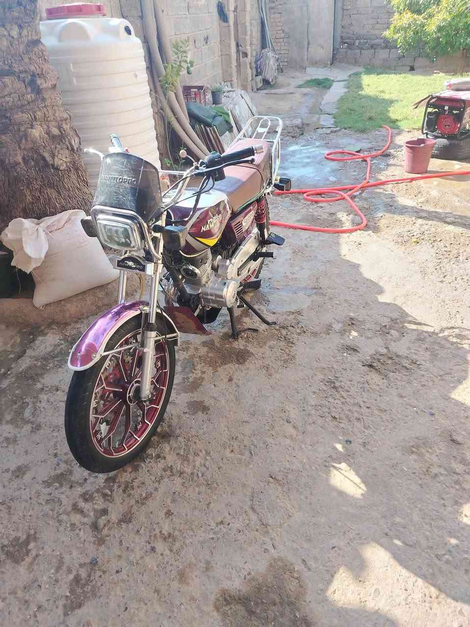 سلام عليكم دراجه للبيع نامه برو 2025 محرك 200Cc
 أوراق كامله السعر 725 وبيها مجال قليل حك جيتك
نقصها بس بكلايت  
المكان :ديالى القداديه شهربان

الرقم الهاتف :***********
