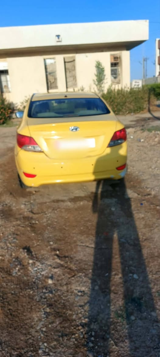 السلام عليكم اكسنت 2015 خليجي لون  اصفر سنويه باسمي تحويل ثاني يوم بيها ضربه باب السايق والجاملغ سياره كامله كير ومحرك وتبريد   خيرمن الله السيارة
 السعر 85 ورقه
 العنوان الحبيبيه شارع السكه ***********
