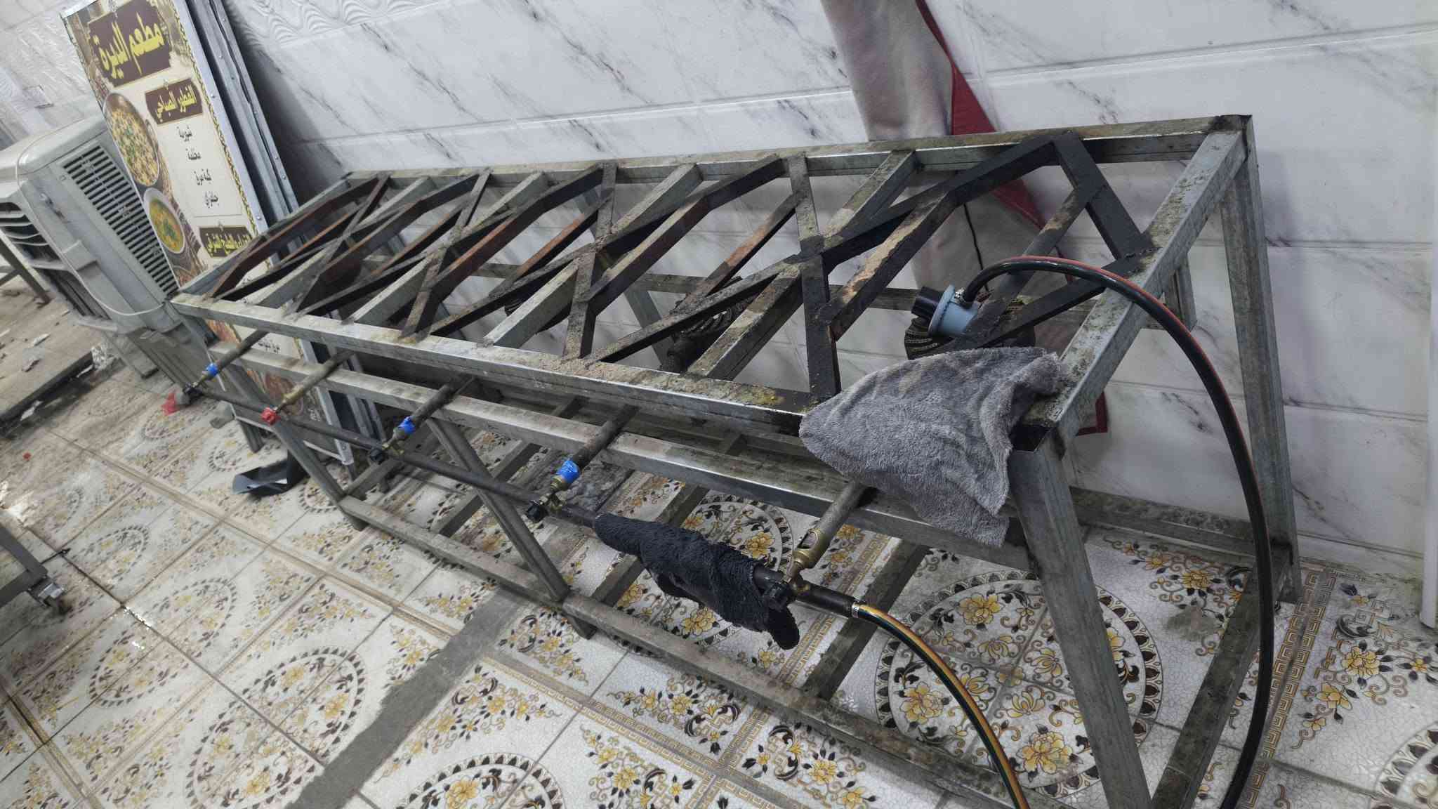 بسم الله الرحمن الرحيم
اغراض مطعم مستعملة جدا قليل البيع التواصل ***********

