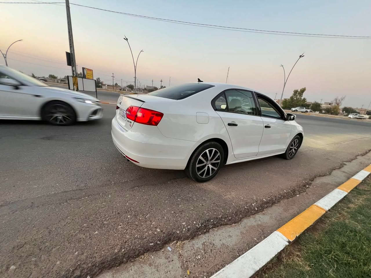 جيتا موديل 12 فول موصفات داخل جلد اصفر محرك 5 مرغوب فتحة سقف رقم اربيل جديد ضرر بنيد جاملغ بدون دواخل شرط بدون تبديل هلال جهة السايق بارد 
كير محرك تبريد شرط 
الون ابيض ثلجي 
ويل كروم بلادي
سعر 110
بيع او مروس حسب القناعة 
مكان كركوك ***********
