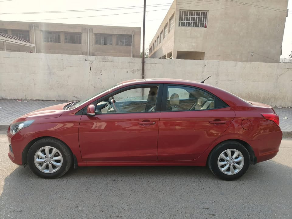 للبيع Hyundai Reina 2020 وارد خليجي سيارة مرتبة ونظيفة، استخدام شخصي 🌸
موديل: 2020

 محرك: 1400

الممشى: 42 ألف (وقابل للزيادة)

السيارة بحالة جيدة جداً ونظيفة من الداخل والخارج، جاهزة وبدون أي نقص.

التكييف شغال وبحالة ممتازة، اقتصادية جداً بالوقود.
السعر: 110 ورقة (قفل / نهائي) 
العنوان بغداد / ‭***********‬
