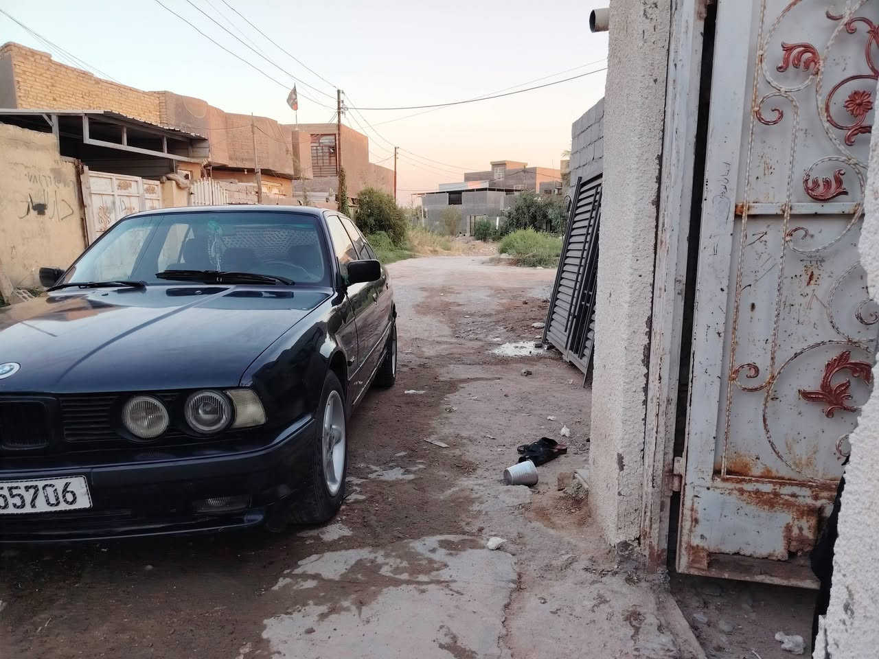 بي ام دبليو حجم 520 رقم بغداد انكليزي بسمي سنويه 2029 مكينه وكير جديد موديل 94 السعر 43 وبيها مجال الرقم *********** مكاني بابل محاويل
