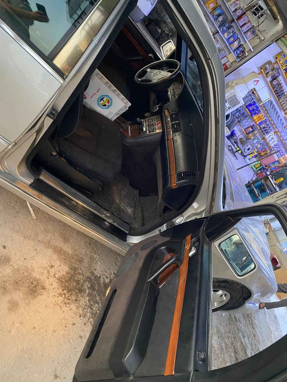 السلام عليكم مارسديس S500 موديل 1992 قطعه ونص صبغ فقط نظيفه كلش فول مواصفات رقم نينوى بأسمي المكان المحموديه السعر 80ورقه ***********//////***********
