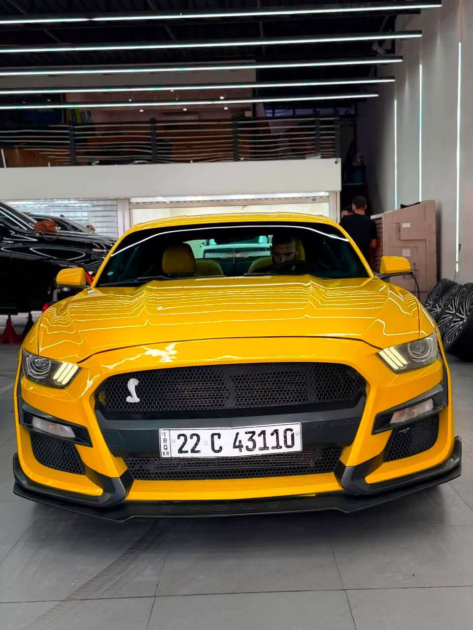 2015 v 6
بيها صبغ جالمغات وبنيد  بدون دواخل 

سياره كلش نضيفه 

السعر ١٣٥ وبيها مجال  

***********
