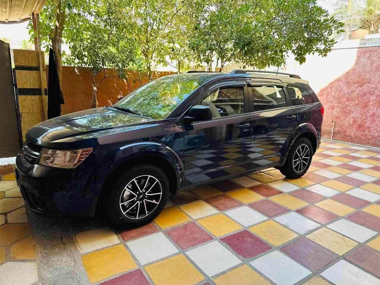 دودج جورني ٢٠١٩ للبيع
محرك ٢٤٠٠ 
سبعة راكب 
تحكم ستيرن 
شاشة صغيرة 
قاصات سريه 
لون نيلي شذره مميز 
تبريد ومحرك وكير خير من الله 
حداديه امامي وخلفي جديدة قبل سبوع ادامة كاملة 
حادثها مال امريكا فقط قطعتين جاملغ وبنيد بدون دواخل 

السعر ١٣٣ $ وبيها مجال حك الجيه 

للتواصل الاتصال على هذا الرقم *********** 
او التواصل دايركت على نفس الحساب
