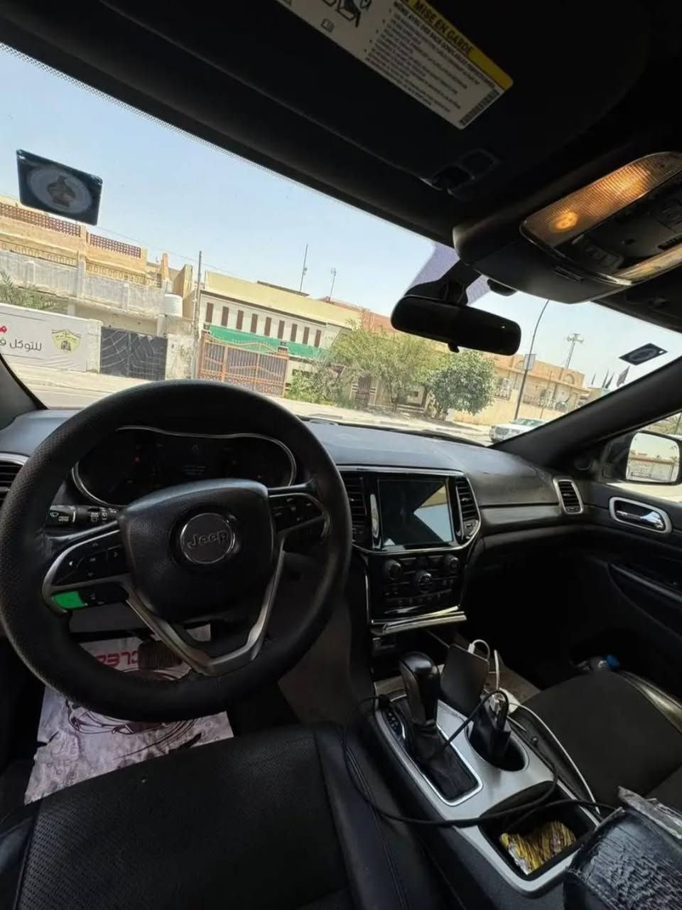 السلام عليكم
جيب بلات توب 2021 أسمنتي بأسمي رقم بغداد الجديد سنويه لحد 2028 - 6 سلندر 
( حادث السياره جاملغ وبنيد صبغ والجاملغ ثاني بدون دواخل ) 
مواصفات السياره 
شاشه جبيره
كشنات كهرباء 
فتحه 
رادار 
باب كهرباء 
كشنات جلد
نقاء عمياء 
ماشيه 74 ميل حقيقي 
مكينه كير حداده كهربائيات تبريد كفاله كفاله
السعر 215
العنوان الجبيله 
***********

