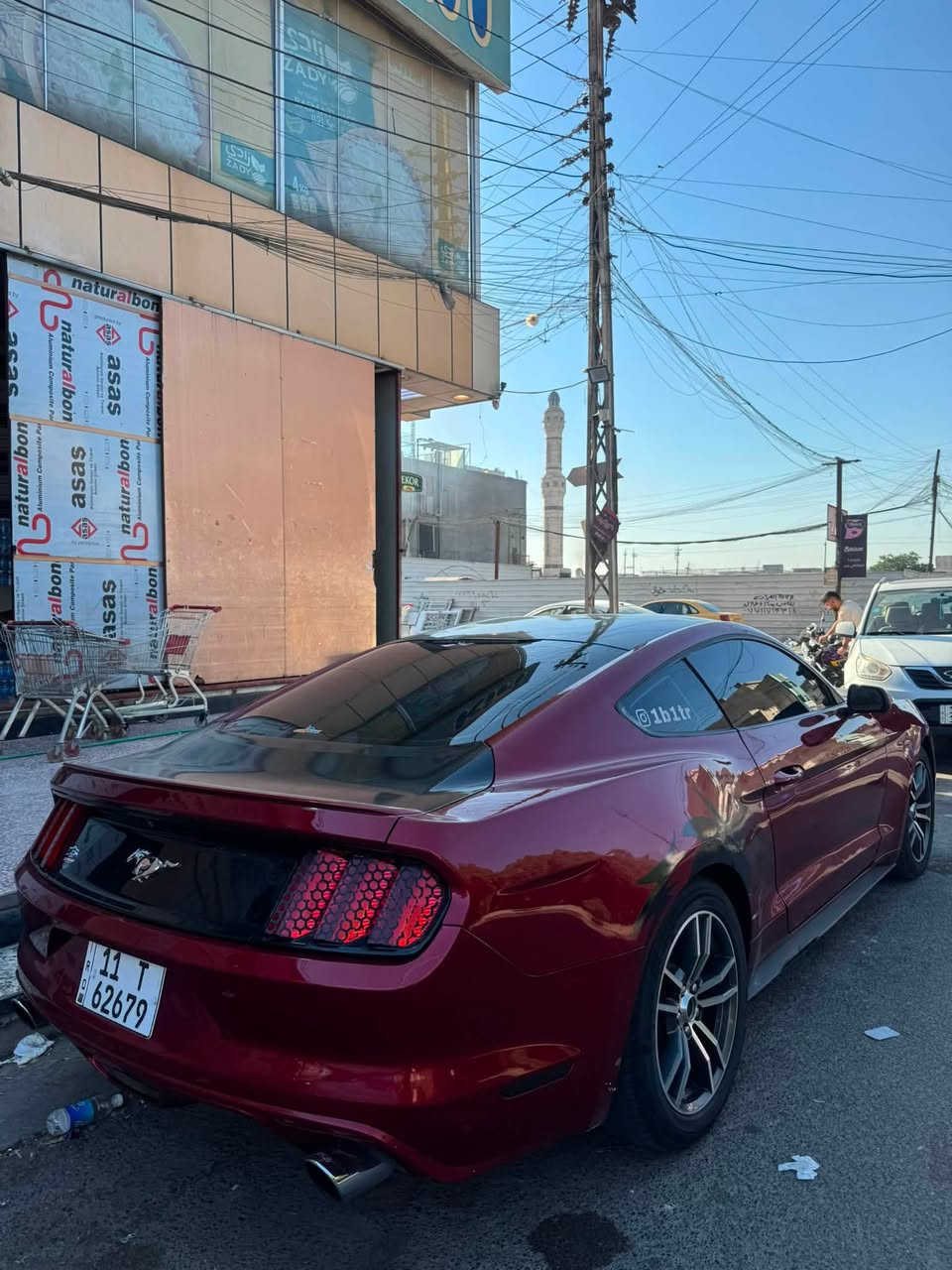 سلام وعليكم فورد موستنك ٢٠١٧ ايكو بوست
مكينه 2300 تيربو 
تخم تاير جديد 
نوزلات جديده 
بلاكات جديده 
عبوه فيت بم جديده
السياره عليه ادامه كامله
عليه شوته ايرايد 
كروز بورلا 
عطا 
سياره بيه برمجه طلقات 
بيه ملاحضات بسيطه 
سعر ٩٥
*********** بغداد حي الجهاد
