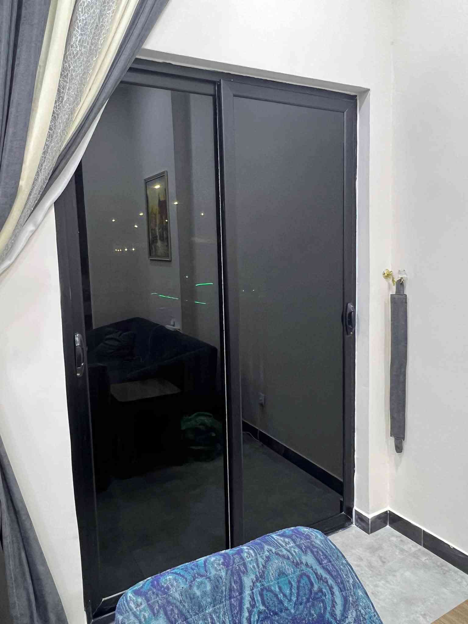 🏡 شقة للبيع – A1 / شقة رقم 6

شقة جميلة ومؤثثة بالكامل، تقع في الطابق الأرضي وموقعها ركني.

✨ تفاصيل الشقة:
• 3 غرف نوم
• حمام
• تواليت منفصل للضيوف
• طابق أرضي
• شقة ركنية
• مؤثثة بالكامل

✅ الشقة غير مطلوبة

للمهتمين أو للاستفسار عن المزيد من التفاصيل، يرجى التواصل على الخاص 009647771878996 واتساب
