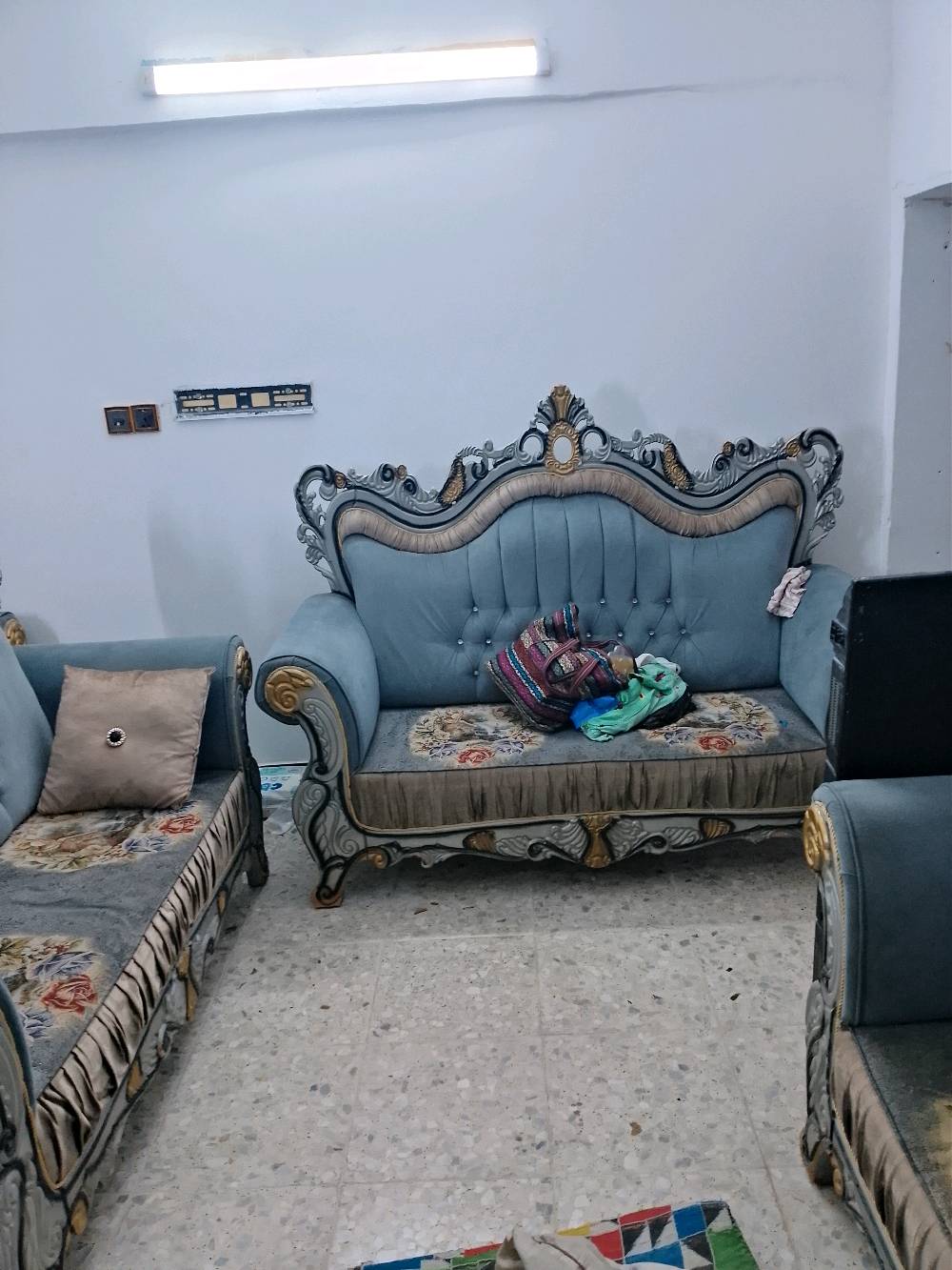 تخم ونص ملكي 15 مقعد مع كوشات مابي اي ضرر 850وبي مجال *********** هاذ رقم بي وتساب مكاني بغداد العبيدي شهداء الولى