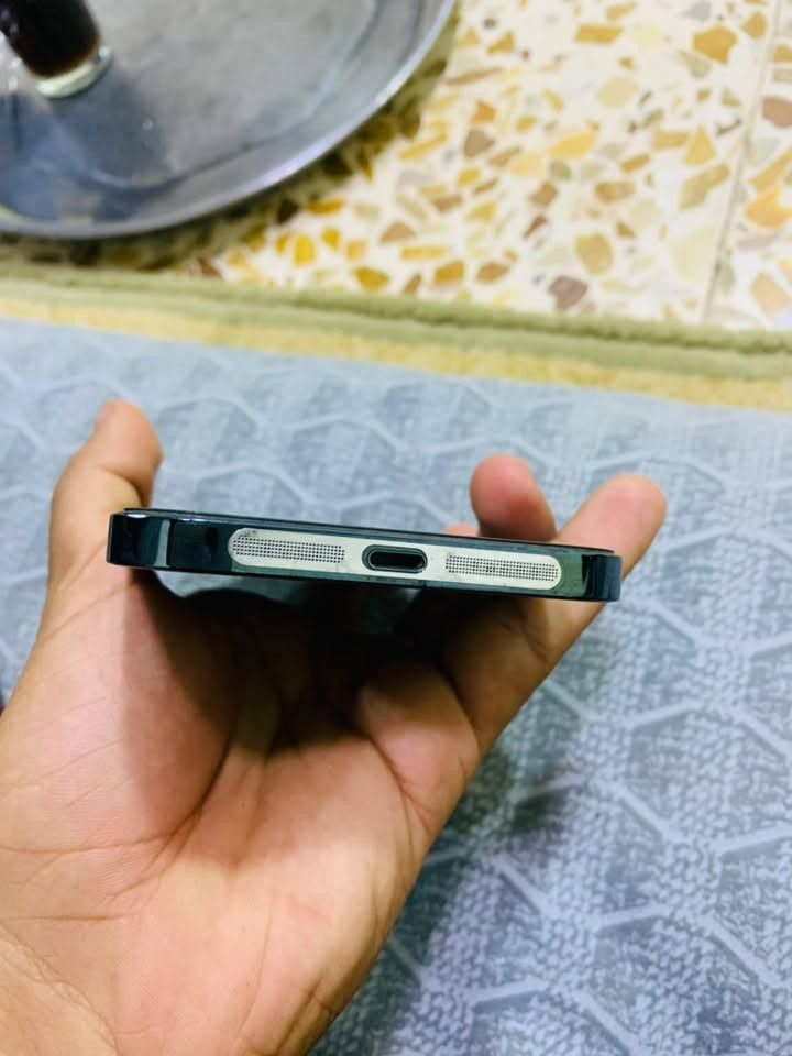 آيفون ١٢ برو ماكس • ٥١٢ • بطارية ٧٧٪