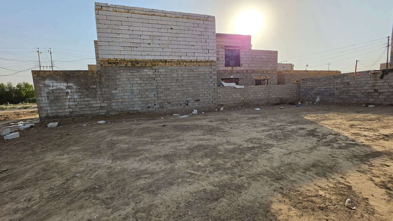 عرصة للبيع 200متر مدفونه وكامله سند25  مداور بأسم المشتري العنوان الديوانية خلف حي الحضارة البو ٠جاسم المنطقه مقابل مديرية المخدرات العرصه قريبه ع الحضاره 30 متر تبعد ***********+*********** واتساب ***********
