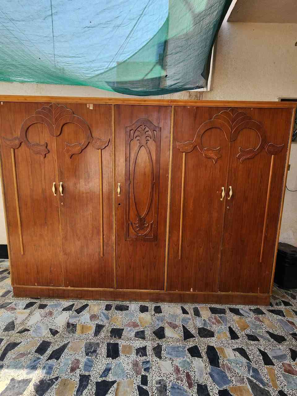 السلام عليكم كنتور للبيع نظيف السعر 270 وبي مجال قليل المكان ميسان ابو رمانة للأستفسار الاتصال على الرقم ***********
