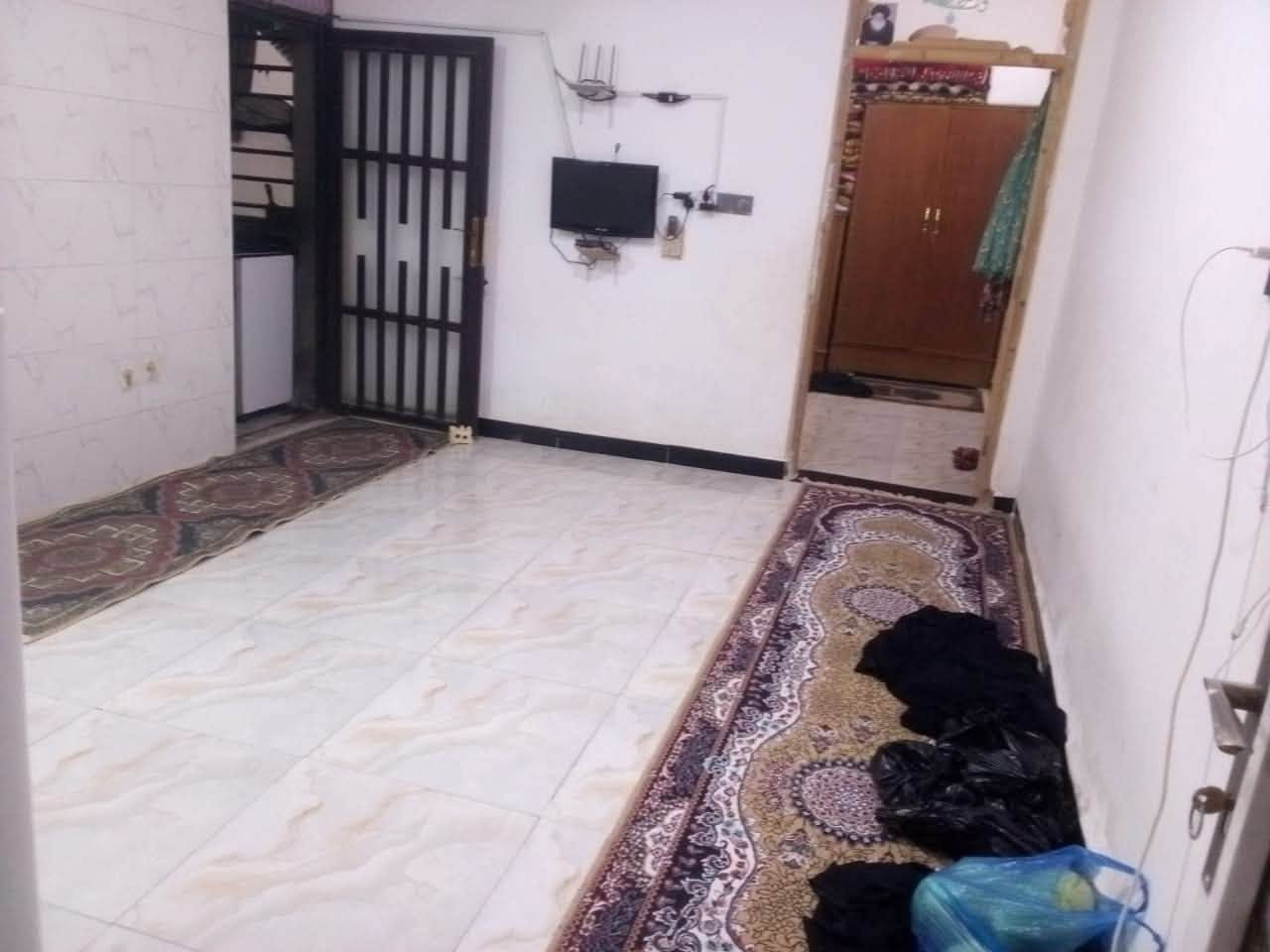 سلام عليكم دار للبيع مساحه 50متر طابو زراعي سند 25 
يحتوي علئ غرفه وصاله مطبخ وتخاريج كاشي سراميك بناء طابوك صب فوك جوه العنوان النجف الأشرف مقابل  قريه الغدير قرب شارع شامل مول مكتب التضامن عمود276 الاستفار اكثر *********** سعر 20مليون قابل تفاوض
