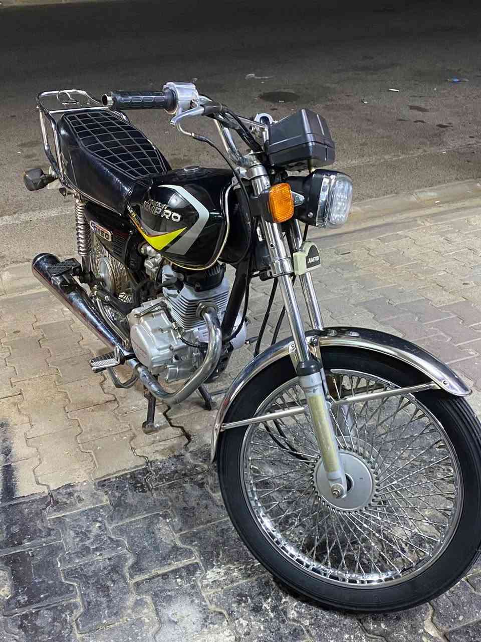 سلام عليكم
نابي برو لبيع نضافه كدام لعين مكينه نضيفه مبدل بيها ولفات فقط سعر دراجه 475 بيها مجال شراي اتصل ع ***********
