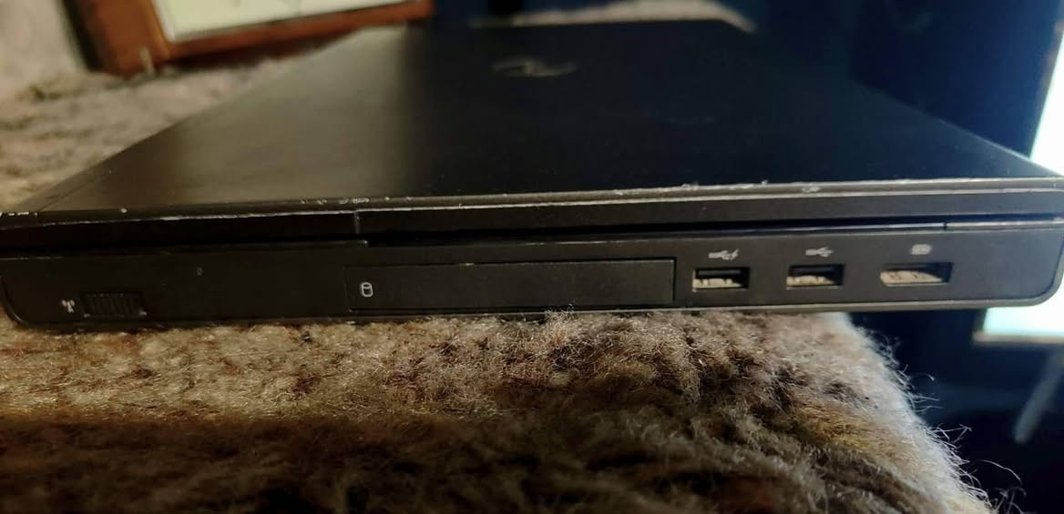 سلام عليكم 
Dell Presision M6800 حجم 17
core i7 4910MQ
Ram 16gb 1600
Nvidia quadro 2gb 
Ssd 256 
ملاحظه الكيبورد بي الاتجاه الجوه ميشتغل وF11 
مكاني بغداد البلديات *********** سعر 150
