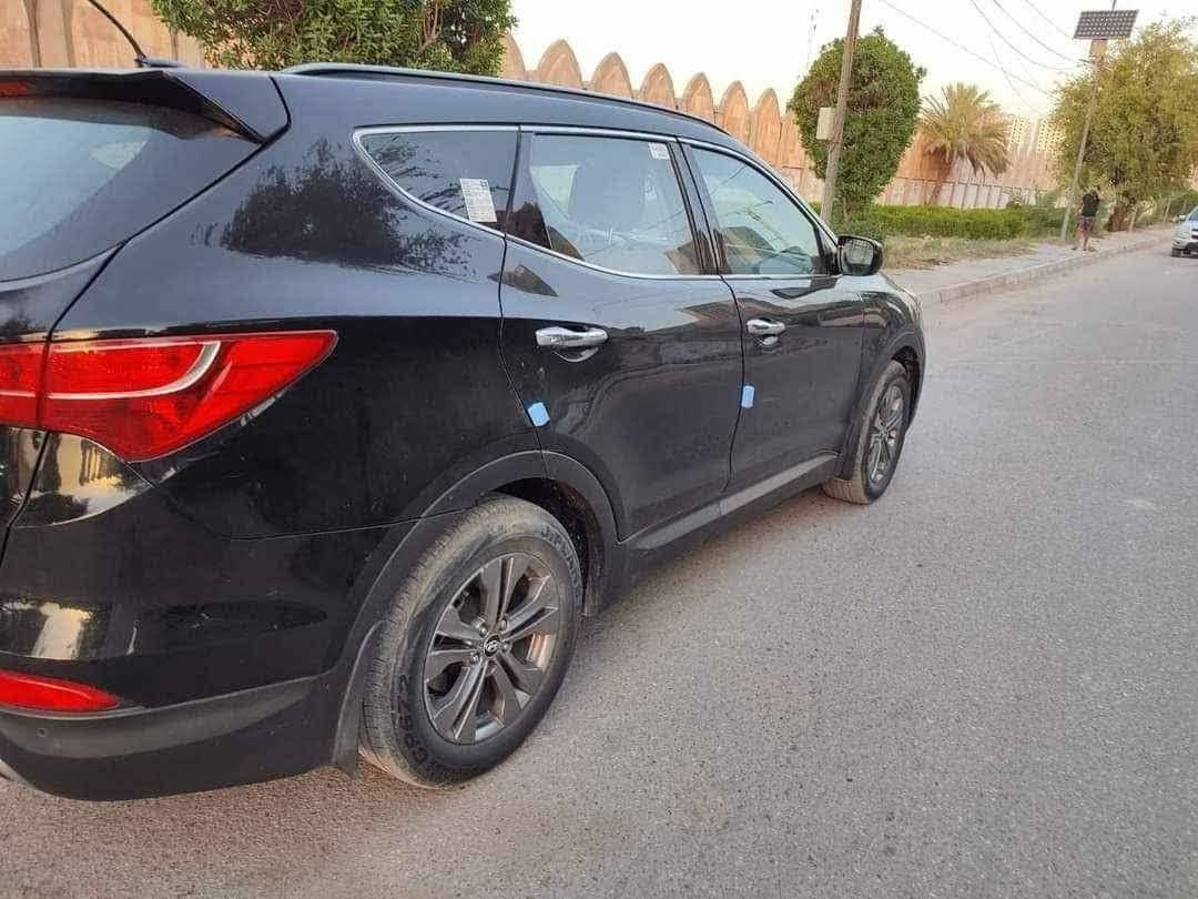 السلام عليكم سنتافي 
موديل 14 وارد امريكي رقم بغداد بااسمي 
حادثها باب الصدر نفسه مصلح
سعرها 135 مكان بغداد
***********
