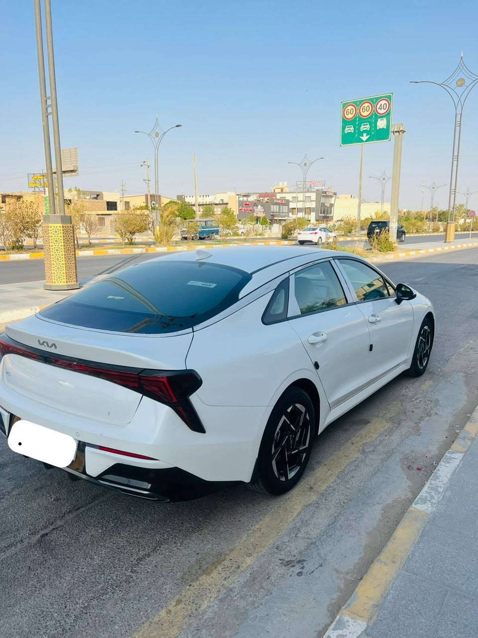 سياره للبيع Kفايف مديل 2025 خليجي ماشيه 32 الف رقم بغداد السعر خاص اتصل عل رقم *********** مكان سياره ناصريه
