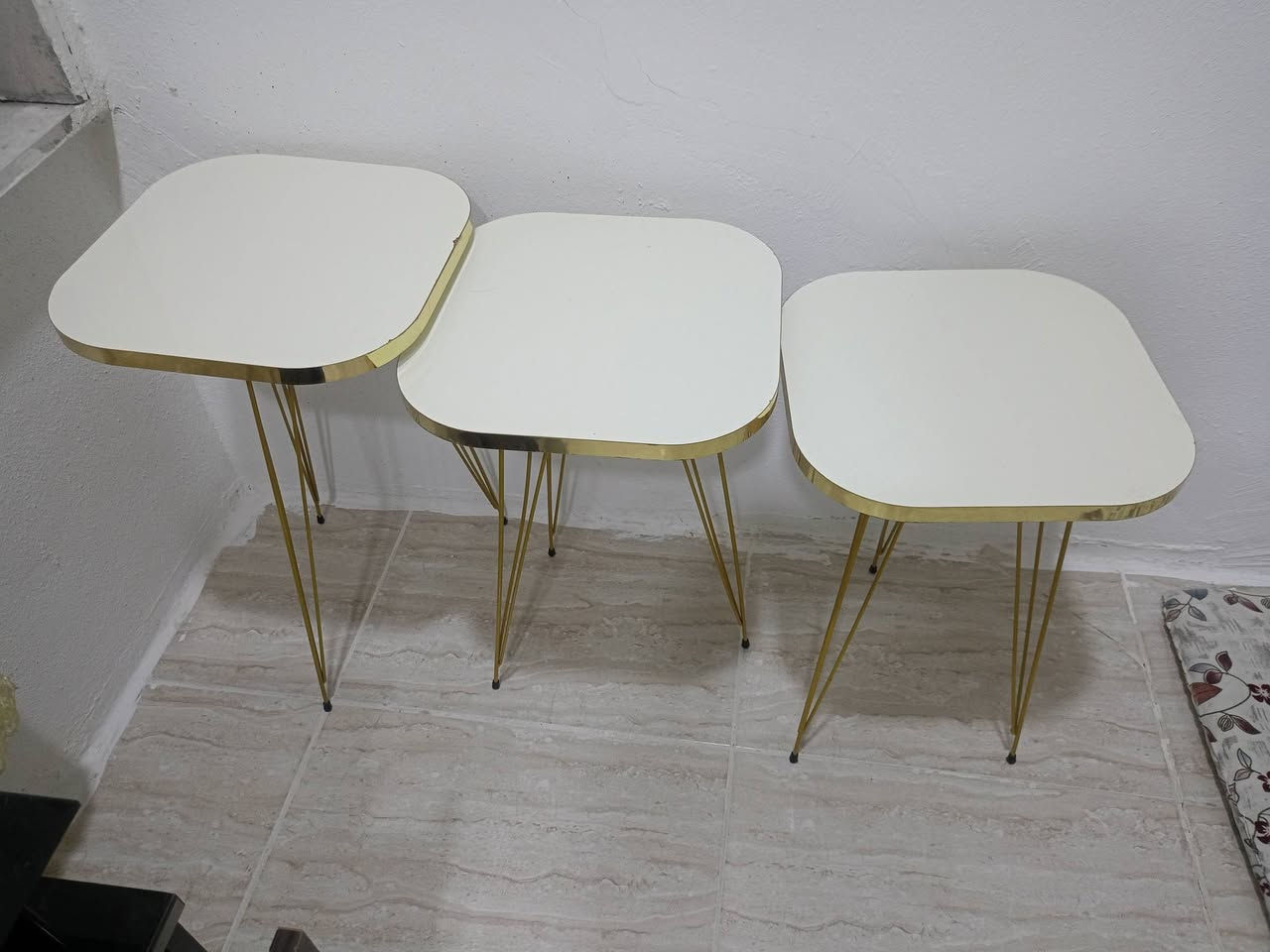 ***********
