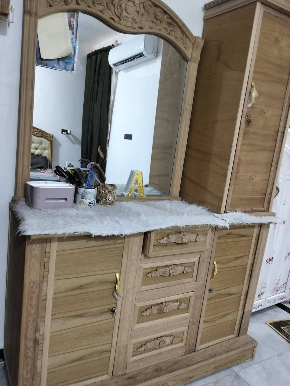 السلام عليكم
غرفه تزكام إم 5طابقين كلش كلش نضيف اخت جديده مامصبوغه مكان ديوانيه سعرهه 850للبيع للاستفسار الاتصال ***********واتساب
