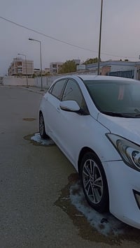 سياره للبيع موديل 2013 السعر 80$ سياره جاهزه كير مكينه حداديه تخم تاير...