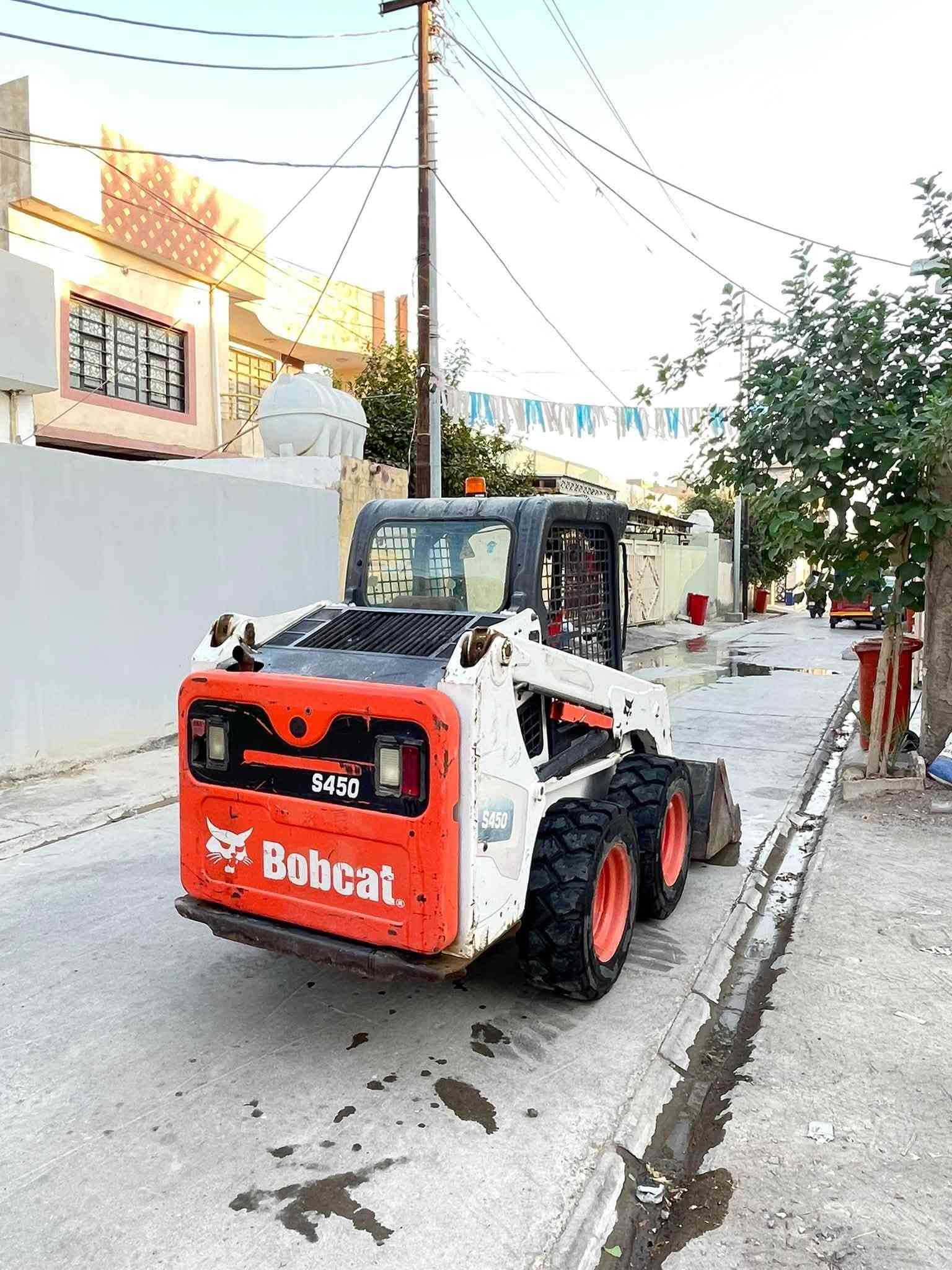 سلام عليكم شفل بوبكات حجم S450 مكينه جديده بمعنى الكلمة بس  البم ونوزل مفتوحات وباقي كفاله  تايرات جديد رقم سليمانيه تحويل ثاني يوم  مكان.ديالى ‭***********‬
