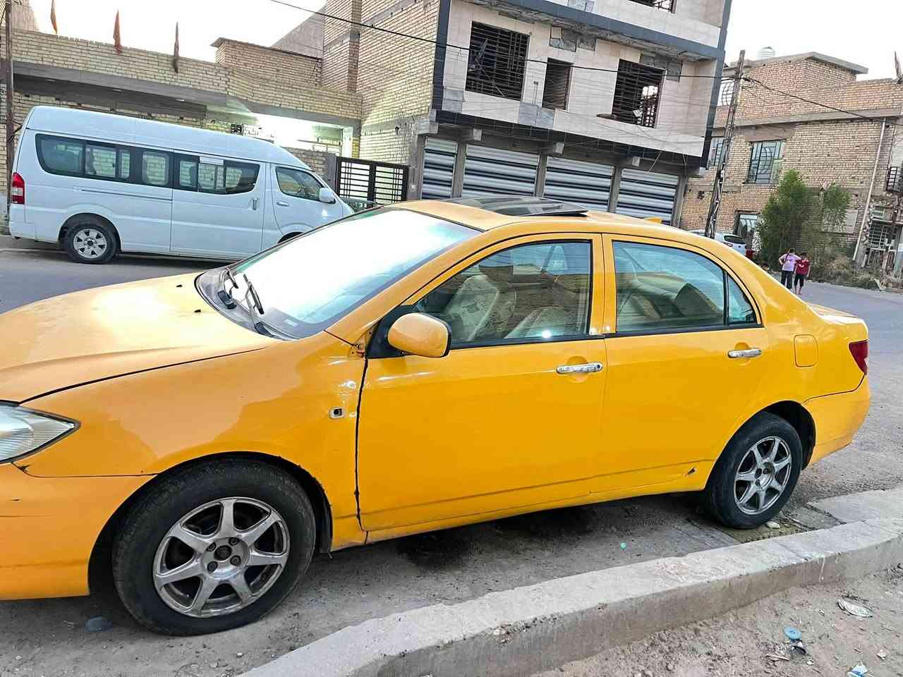 السلام عليكم 
Byd f3 موديل ٢٠١١
رقم ديالى 
بيها حادث صفحة السايق بابين و جاملغ امامي 
و محرك بي تبخير 
تبريد شغال 
السعر ٢٦ و بيها مجال بسيط 
العنوان بغداد 
للتواصل الاتصال : ***********
