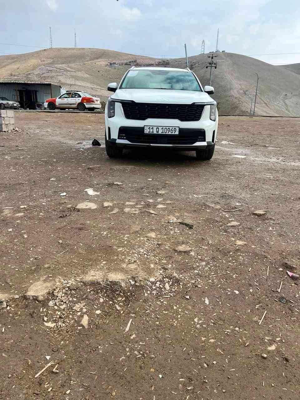 اسلام عليكم للبيع كي سورنتو موديل 2025 ماشي 20000 الف  بيه الباب الخلفي حادث  ***********
