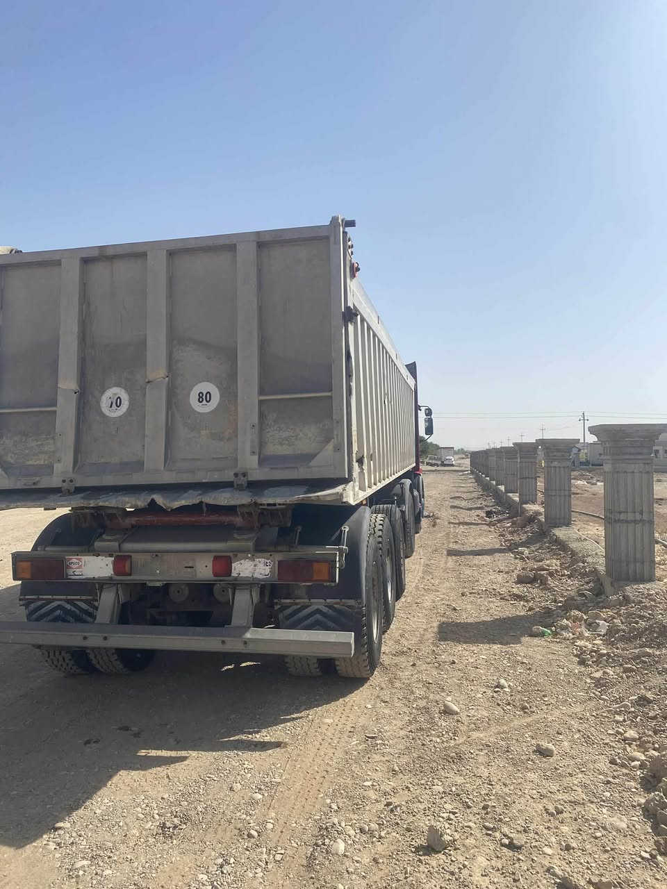 اسلام عليكم رينو موديل 2003
گير عادي حجم 385 تاقم تايةي تازةية 
جةگي تازةية ئةو گلابةيةي لةسةر رةپتة
***********
ڤايبةر +واتساب
