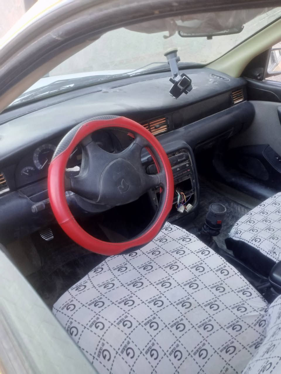 سلام عليكم سياره سمند للبيع موديل 10سياره كامله من كلشي كير ومحرك وكهربائيات خير من الله السعر 28وبيها مجال عنوان بغداد الشعب رقم الهاتف ***********

