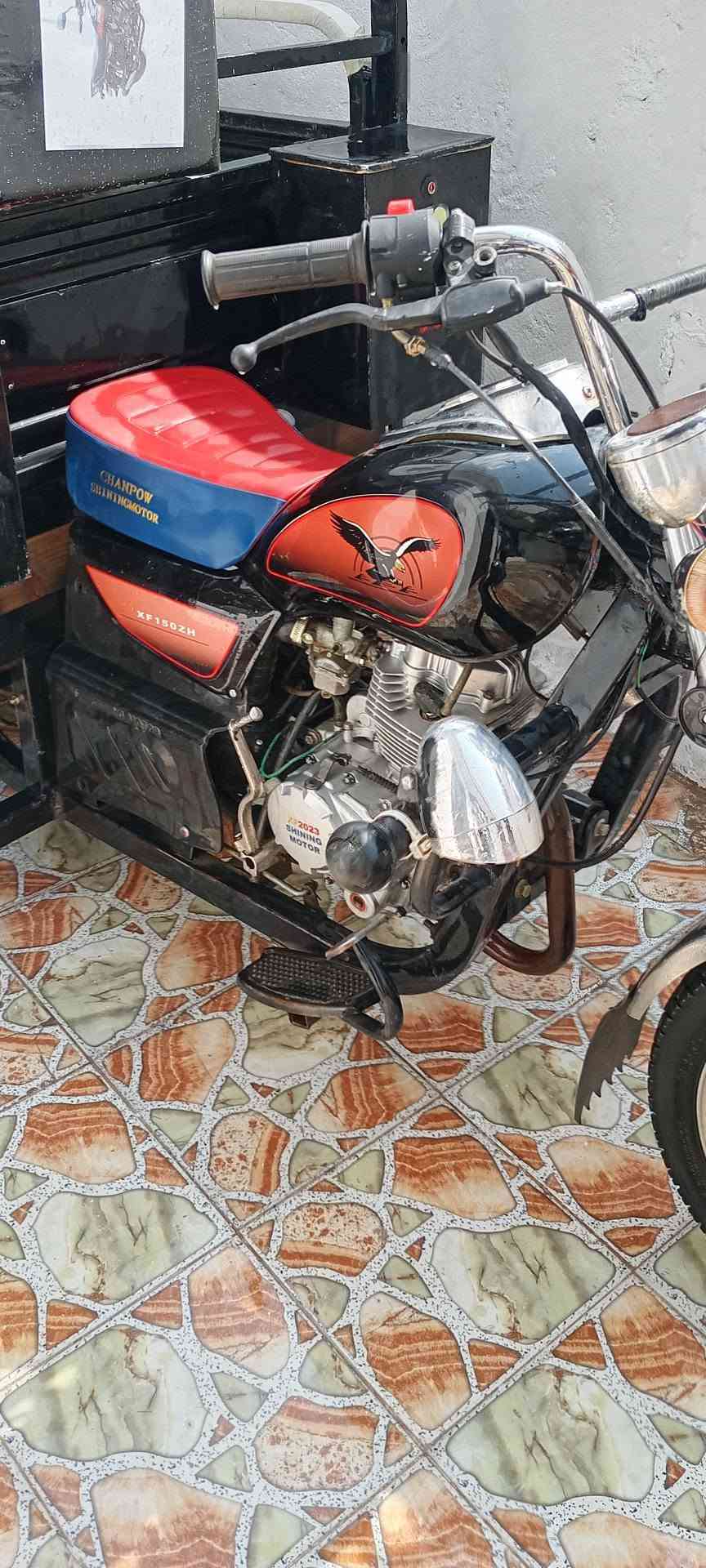 سلام عليكم ستوته 23 طلعه ب 24 شاصي مكفول كهربأيات شغله اورق أصولي  مكاني طوريج سعر 1900 بيه مجال حك جيه اتصل ***********
