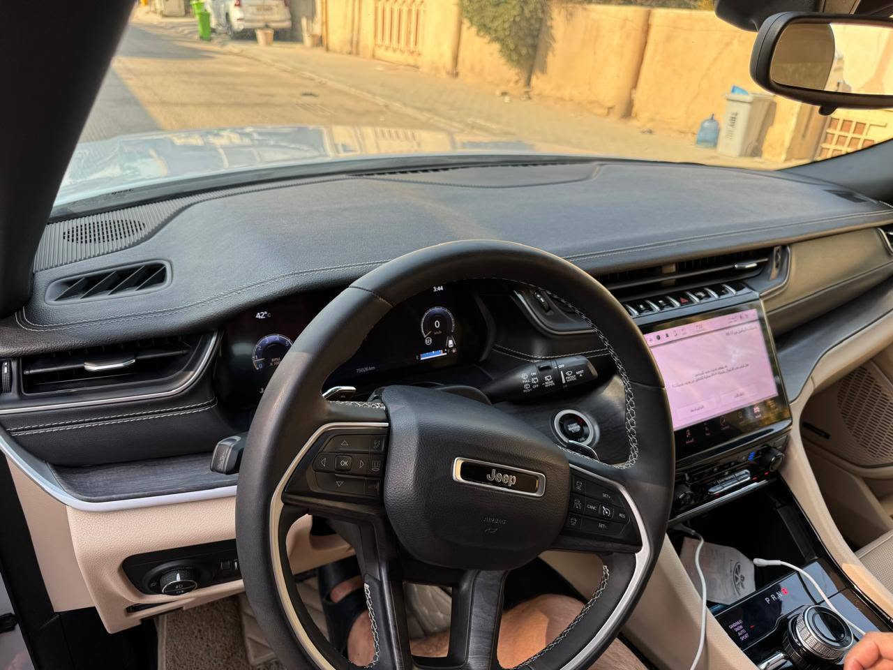 السلام عليكم ورحمة الله وبركاته
تحيه طيبه 
السياره للبيع فقط. 
جيب 2023 گراندشيروكي لمتد
وكاله هارلم
السيارة فول مواصفات مكفوله كفاله عامه من الصبغ والتبديل
السياره ماشيه 74 الف قبل للزياده 
رقم السياره بغداد دولي جديد بسمي
مكان السياره النجف الأشرف
سعر السياره 390 ورقه بيه مجال بسيط
للتواصل ‭***********
