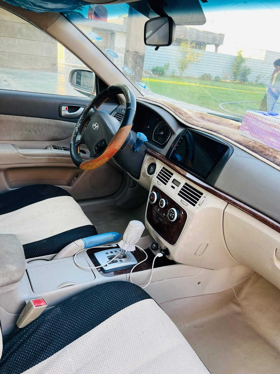 السلام عليكم
​للبيع 🚗
​هيونداي سوناتا موديل 2008
​المواصفات: وارد خليجي، فول مواصفات، فتحة سقف (تنتة)، ويل 17، تبريد ثلج ❄️ محرك ٢٤٠٠ دوش .
​المحرك والكير: محرك وكير بلادي بحالة ممتازة.
 رقم أنبار ألماني (إنجليزي) باسمي وتحويل مباشر.
​ مكفولة كفالة عامة، خالية من قطرة الصبغ، وتوجد طخات بسيطة موضحّة في الصور.
​ صدر حدادية كله جديد.
​السعر: 110
​المكان: بغداد.
​رقم الاتصال: ***********.
ملاحظة 
السيارة مال جناي
