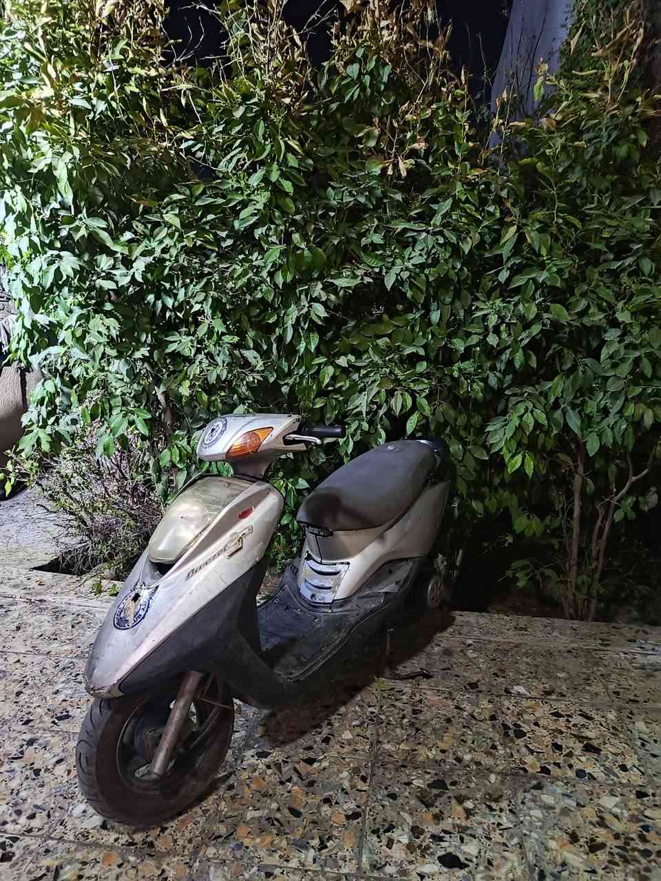 سلام عليكم بريز لايت ناصي للبيع دراجه كلجات تايرات صدر كلشي بيها كامل مكينه اكسل كهربائيات ما بيها نقص برغي سلف هندر نكره لسعر 300قفل تجي وتكلب مكان بغداد رقمي ***********
