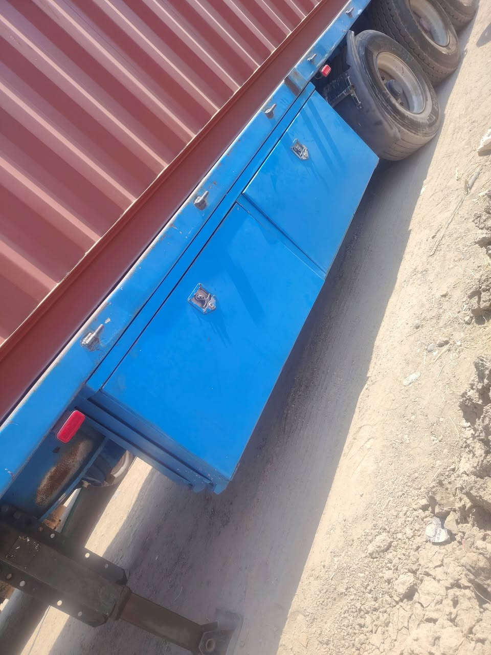 السلام عليكم جناب للبيع المنيوم مع مطبخ السعر الجناب 5 ورقات بيهن مجال والمطبخ 3 ورقات بي مجال 
*********** المكان بغداد اليوسفيه
