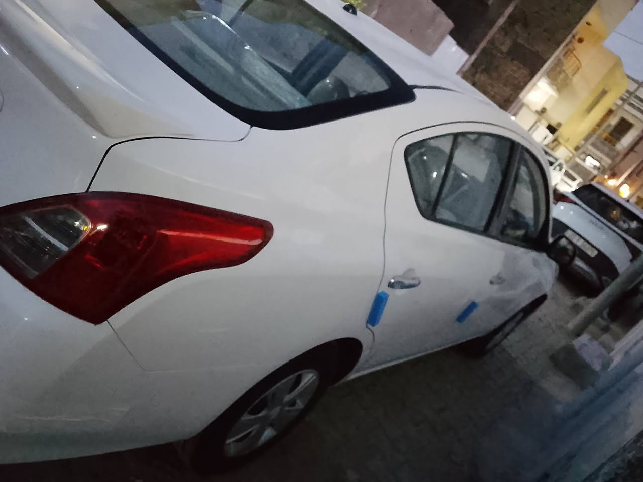 سلام عليكم نيسان صني موديل 2019 رقم بغداد كير مكينه تبريد صدر خير من الله بدون صبغ بس بارد ماشيه 92 مكان بغداد الحريه الهاتف *********** سعر 97 بيه مجال
